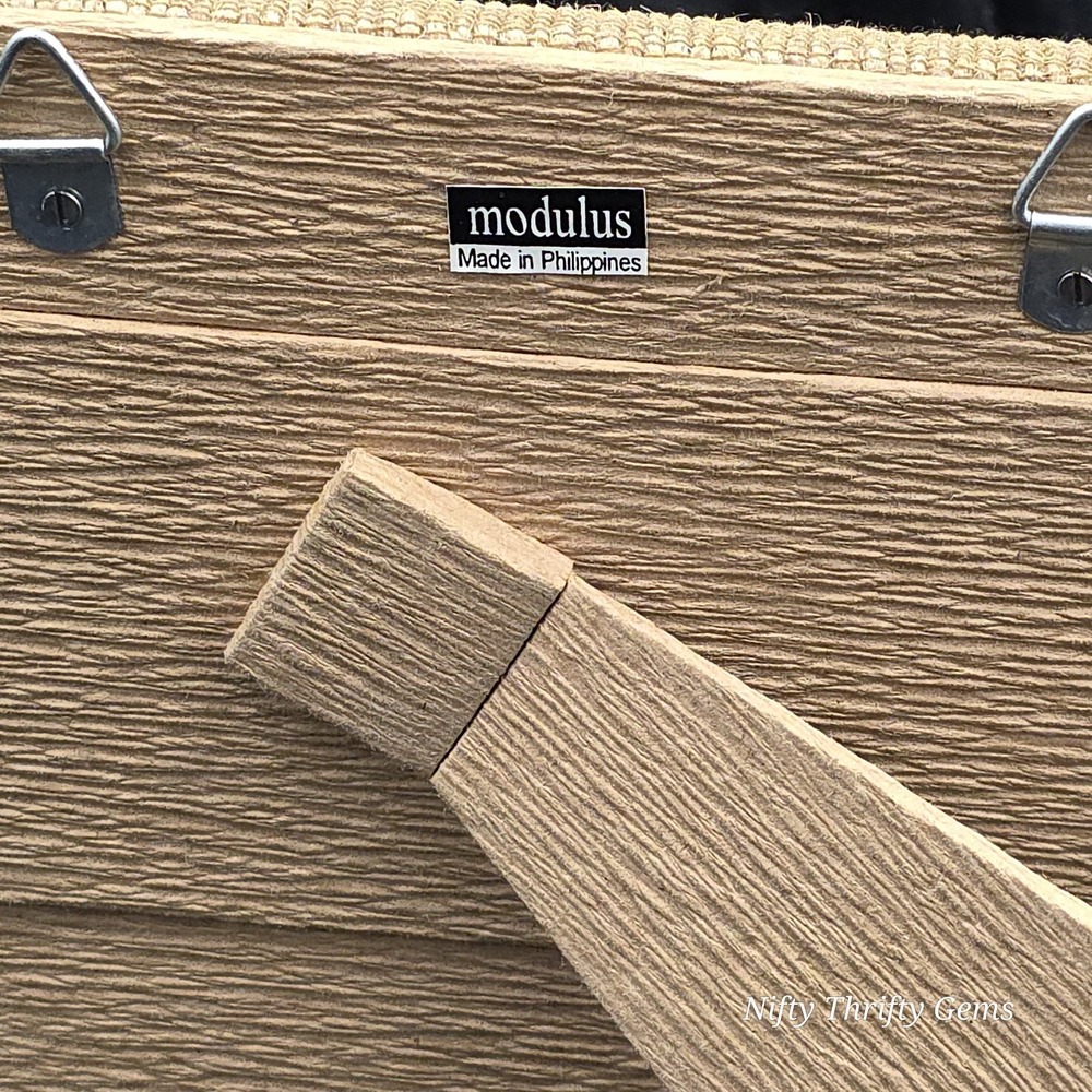 Modulus Double Picture Frame With Textured Design 3 × 3 Inch Pictures - Picture 5 of 5